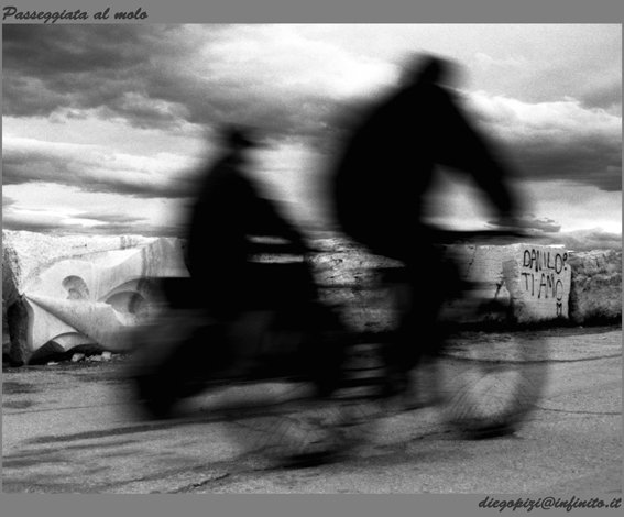 passeggiataalmolo.jpg